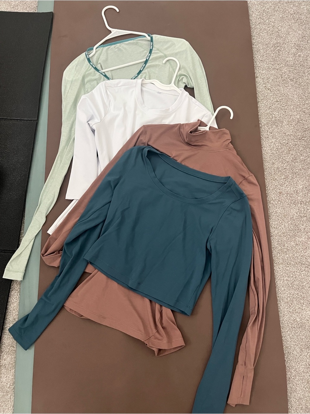 Women’s Long-Sleeve Scoop Neck athletic tops - Teal, Sage, White, Brown small/xs